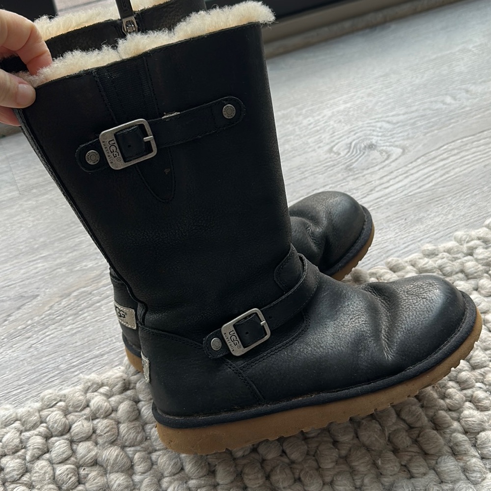 Warm Ugg boots size 6